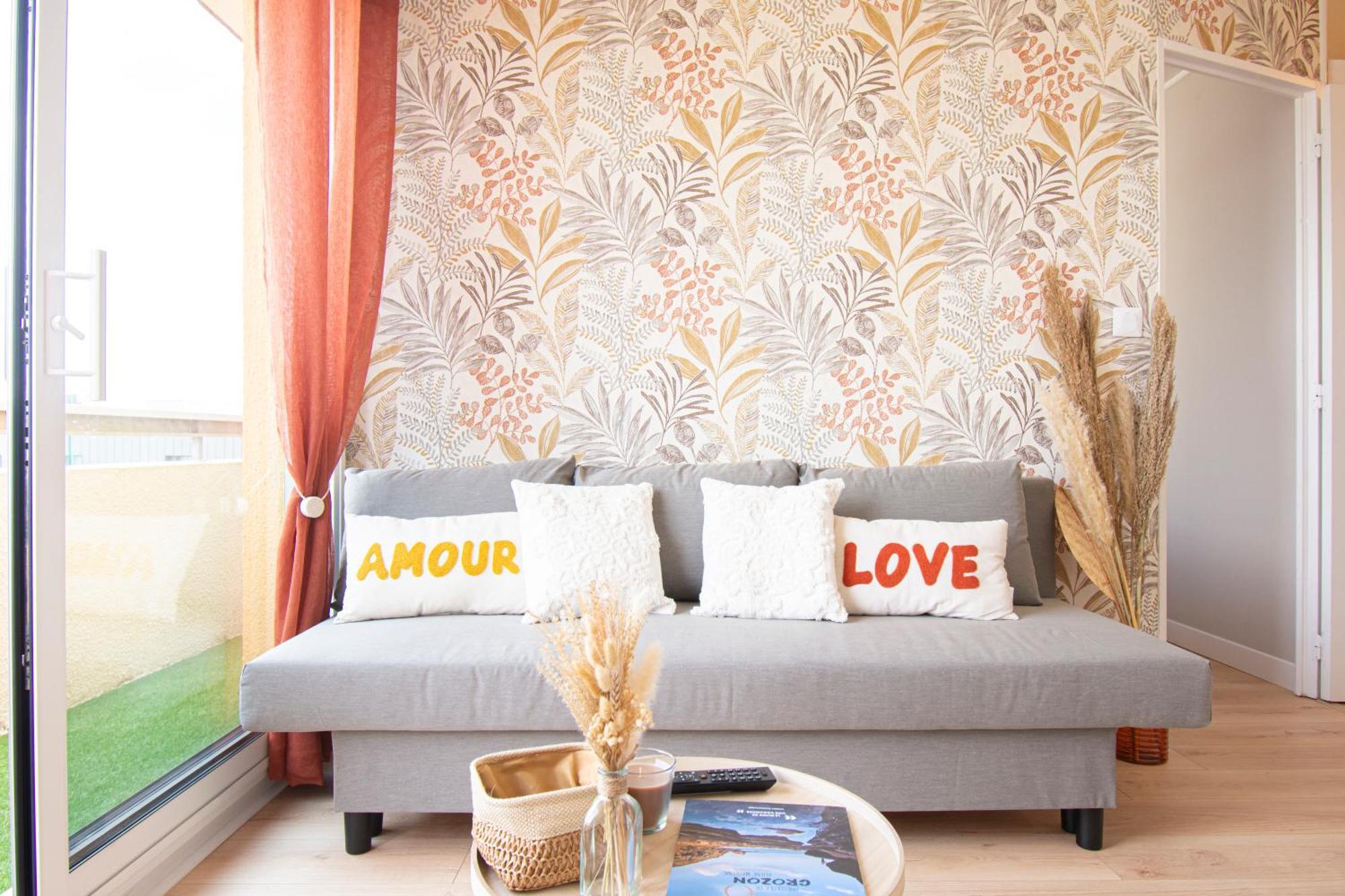 Ty Loan I Hyper Centre & Balcon Apartment โครซง ภายนอก รูปภาพ